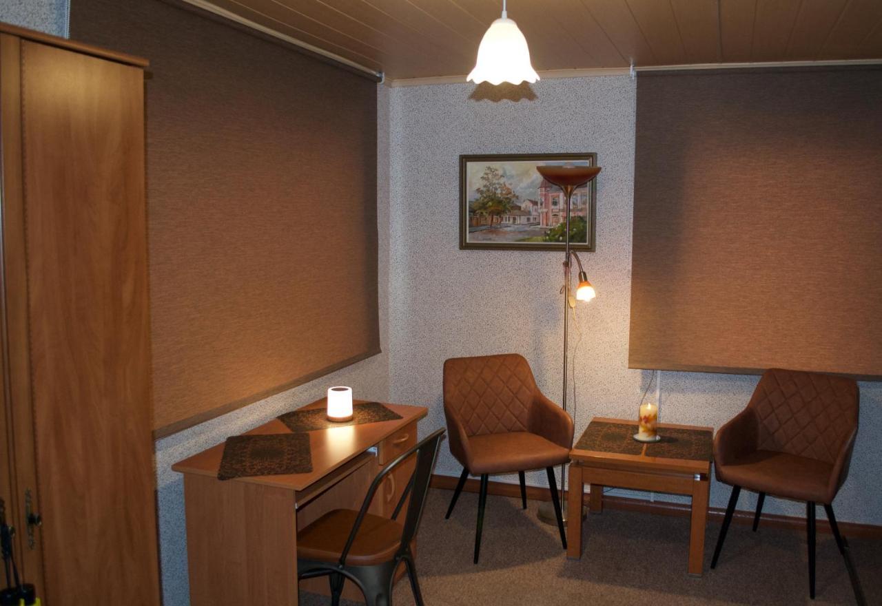 Nooruse Majutus Hotel Kuressaare Buitenkant foto
